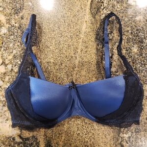 Victoria's Secret Balconet Bra Size: 34C